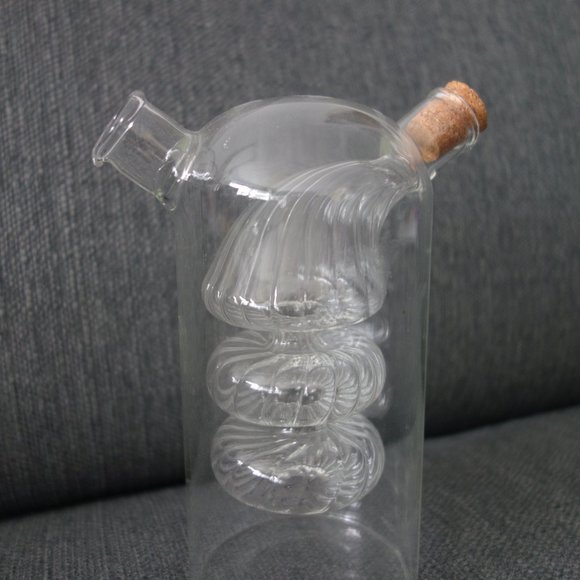Glass Oil And Vinegar 2 in 1 Cruet - Picture 2 of 12
